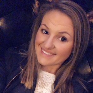 Meet your Posher, Stephanie